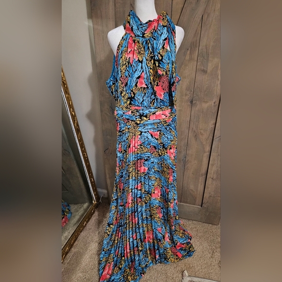 FOREVER UNIQUE Brighter Than the Sun Maxi Dress In Blue Floral. Size 10 NWT - Picture 9 of 16